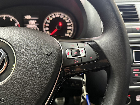 Volkswagen Polo 1.6 MPI MT (110 л.с.) 2016