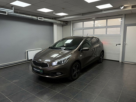 Kia Ceed 1.6 MT (129 л.с.) 2013