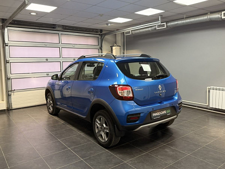 Renault Sandero Stepway 1.6 AT (102 л.с.) 2019