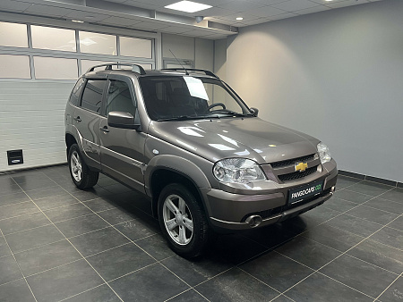 Chevrolet Niva 1.7 MT (80 л.с.) 2015