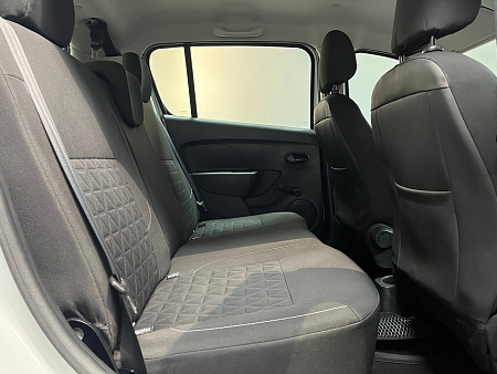 Renault Sandero Stepway 1.6 AT (102 л.с.) 2017