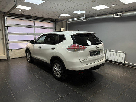 Nissan X-Trail 2.0 4WD CVT (144 л.с.) 2016