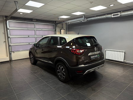 Renault Kaptur 2.0 4WD MT (143 л.с.) 2016