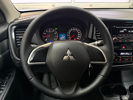 Mitsubishi Outlander 2.0 CVT (146 л.с.) 2013