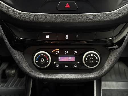 ВАЗ (LADA) Vesta 1.6 MT (106 л.с.) 2016