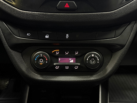 ВАЗ (LADA) Vesta 1.6 MT (106 л.с.) 2022