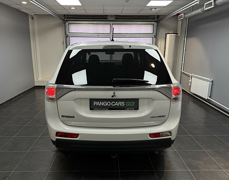 Mitsubishi Outlander 2.0 CVT (146 л.с.) 2013