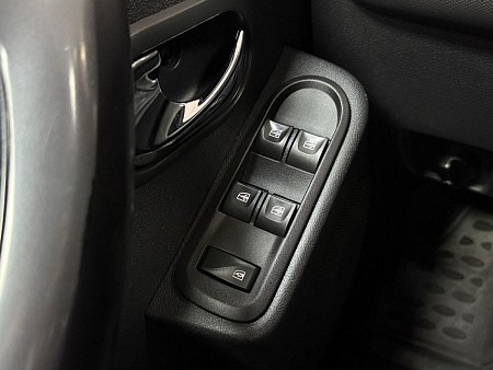 Renault Duster 2.0 4WD MT (143 л.с.) 2018