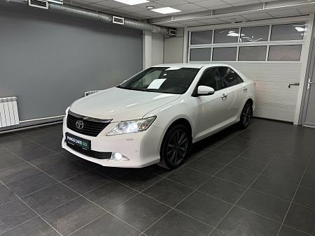Toyota Camry 2.5 AT (181 л.с.) 2012