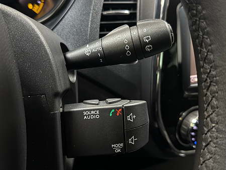 Renault Kaptur 2.0 4WD MT (143 л.с.) 2016