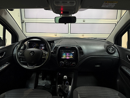 Renault Kaptur 2.0 4WD MT (143 л.с.) 2016