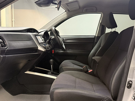 Toyota Corolla Fielder 1.5hyb CVT (74 л.с.) 2019