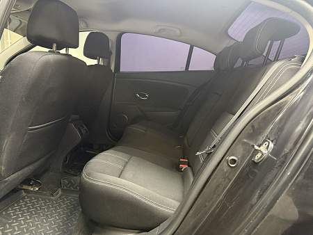 Renault Fluence 1.6 MT (106 л.с.) 2013