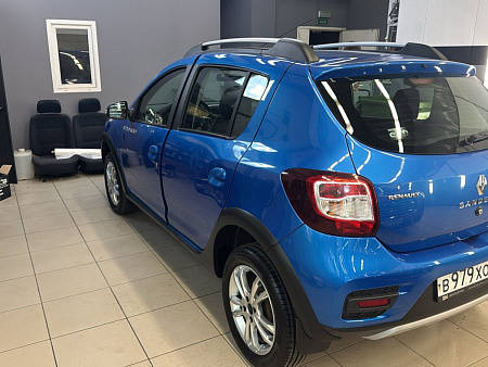 Renault Sandero Stepway 1.6 MT (82 л.с.) 2019