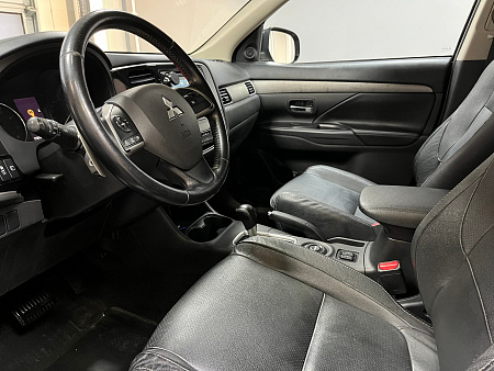 Mitsubishi Outlander 2.0 4WD CVT (146 л.с.) 2014