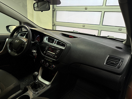 KIA Ceed 1.6 MT (129 л.с.) 2013