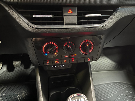 Volkswagen Polo 1.6 MPI MT (110 л.с.) 2020