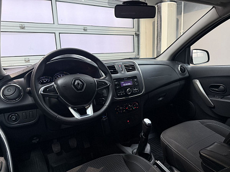 Renault Logan 1.6 MT (82 л.с.) 2022