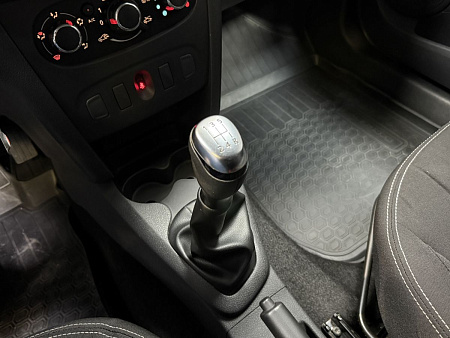 Renault Sandero Stepway 1.6 MT (113 л.с.) 2021