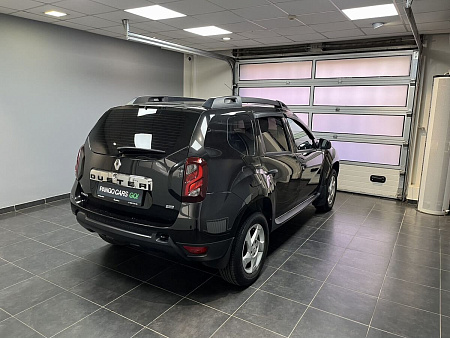 Renault Duster 2.0 4WD MT (143 л.с.) 2015