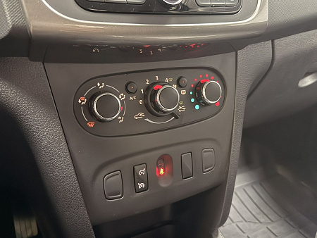 Renault Sandero Stepway 1.6 AT (102 л.с.) 2019
