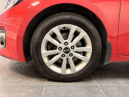 Kia Ceed 1.6 AT (129 л.с.) 2015