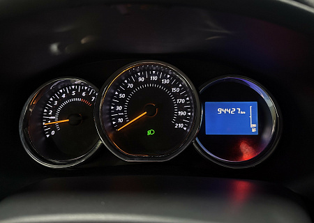 Renault Sandero Stepway 1.6 MT (82 л.с.) 2018