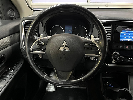 Mitsubishi Outlander 2.0 4WD CVT (146 л.с.) 2014