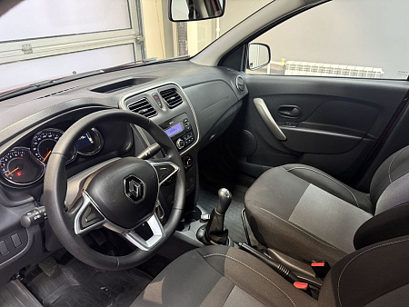 Renault Logan Stepway 1.6 MT (82 л.с.) 2019