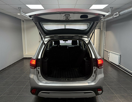 Mitsubishi Outlander 2.0 CVT (146 л.с.) 2019