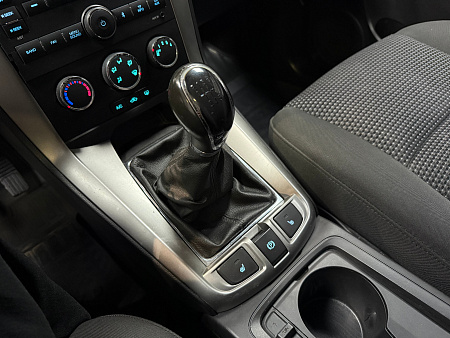 Chevrolet Captiva 2.4 4WD MT (167 л.с.) 2012