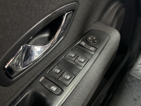 Renault Fluence 1.6 AT (106 л.с.) 2012