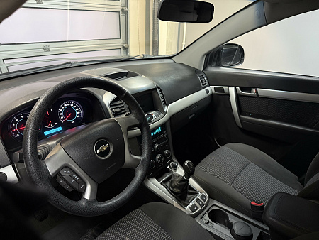 Chevrolet Captiva 2.4 4WD MT (167 л.с.) 2012