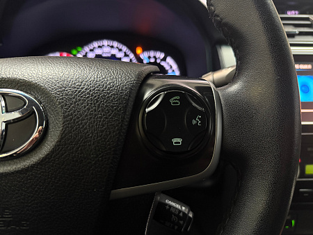 Toyota Camry 2.5 AT (181 л.с.) 2012