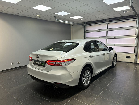 Toyota Camry 2.5 AT (181 л.с.) 2019