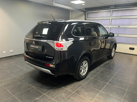 Mitsubishi Outlander 2.0 4WD CVT (146 л.с.) 2014