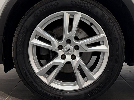Volvo XC40 2.0 4WD AT (190 л.с.) 2020
