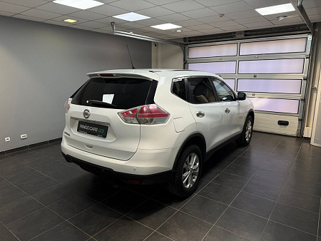 Nissan X-Trail 2.0 4WD CVT (144 л.с.) 2016