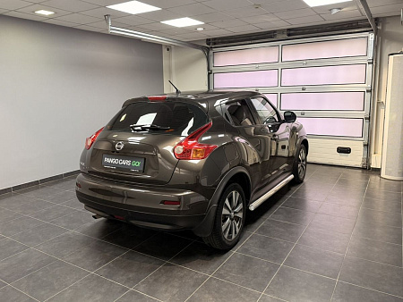 Nissan Juke 1.6 MT (94 л.с.) 2013