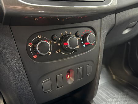 Renault Sandero Stepway 1.6 MT (113 л.с.) 2021