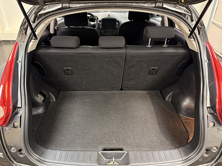 Nissan Juke 1.6 MT (94 л.с.) 2013