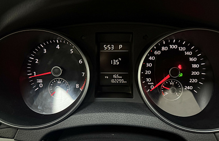 Volkswagen Golf 1.6 DSG (102 л.с.) 2012