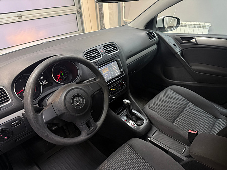 Volkswagen Golf 1.6 DSG (102 л.с.) 2012