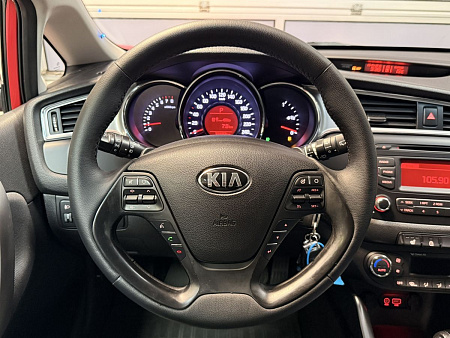 Kia Ceed 1.6 AT (129 л.с.) 2015