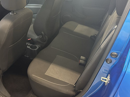 Renault Sandero Stepway 1.6 MT (82 л.с.) 2019