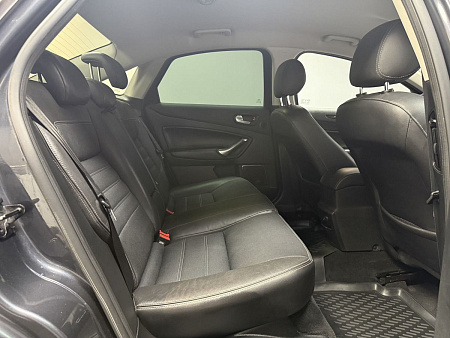 Ford Mondeo 2.3 AT (161 л.с.) 2010