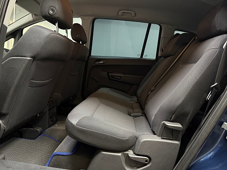 Opel Zafira 1.8 MT (140 л.с.) 2011