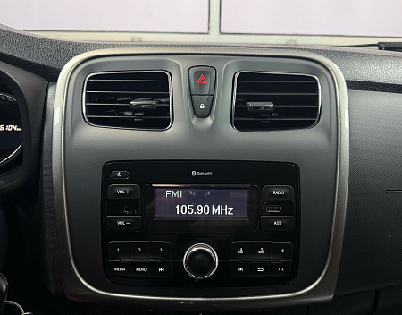 Renault Logan Stepway 1.6 MT (113 л.с.) 2021