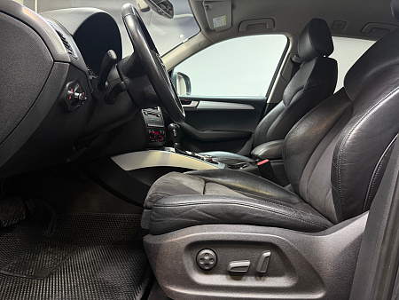 Audi Q5 2.0 TFSI quattro S tronic (211 л.с.) 2011