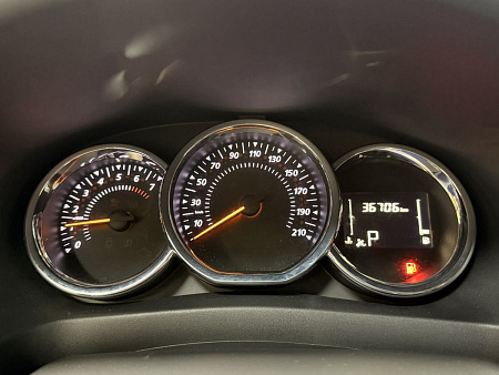 Renault Sandero Stepway 1.6 AT (102 л.с.) 2019